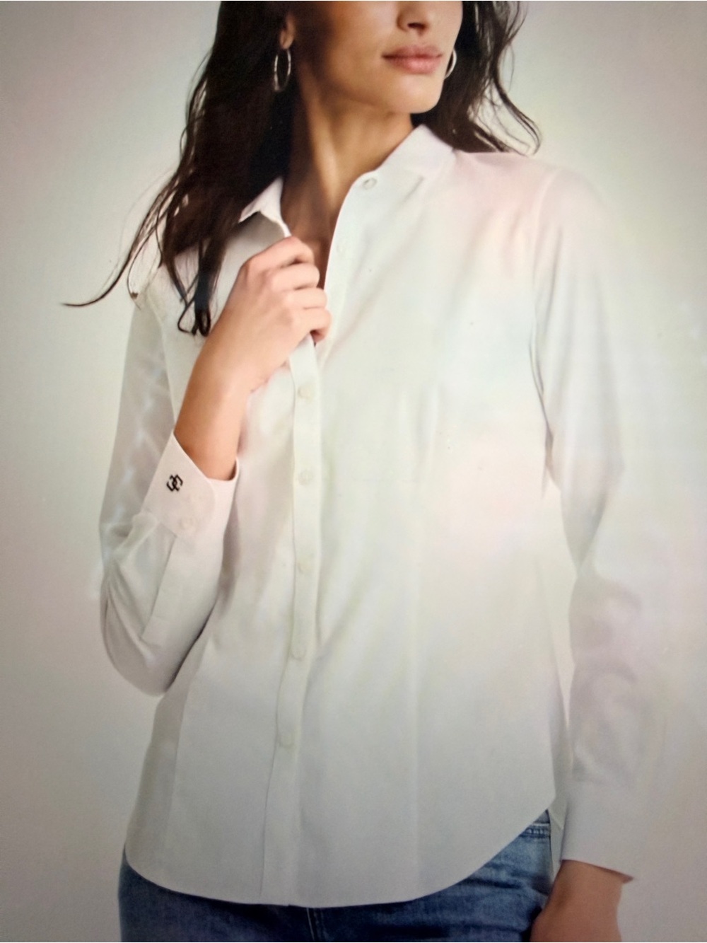 Chico's NO-IRON Fitted Stretch Shirt.  Excellent Condition.